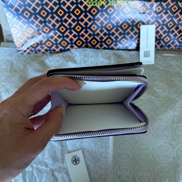 Tory Burch Britten Patent Bifold Wallet Lavender Silver Light Purple - Picture 8 of 11
